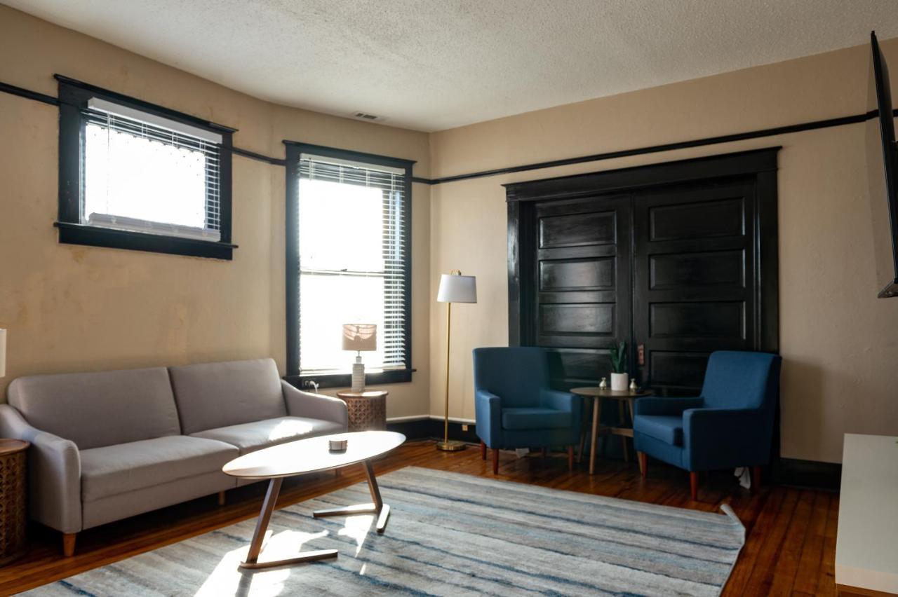 Updated 3 Bedroom Unit With Balcony! 开普吉拉多 外观 照片